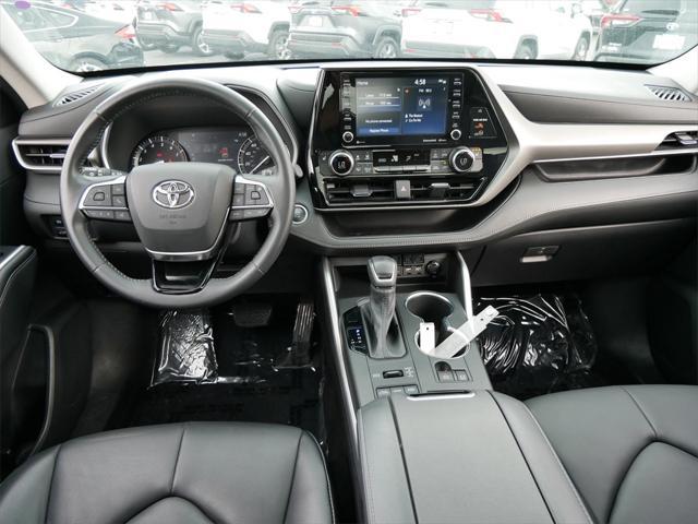 used 2021 Toyota Highlander car, priced at $35,400