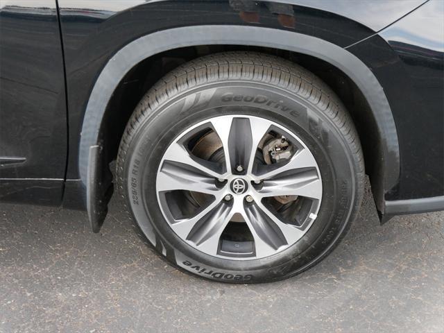 used 2021 Toyota Highlander car, priced at $35,400