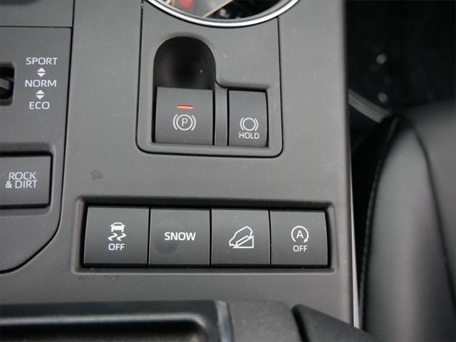 used 2021 Toyota Highlander car, priced at $35,400