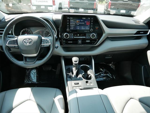 used 2022 Toyota Highlander car, priced at $37,500