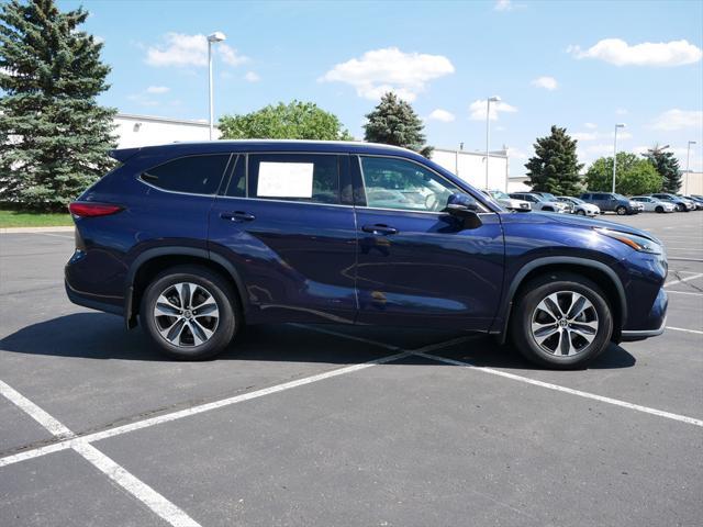 used 2022 Toyota Highlander car, priced at $38,000