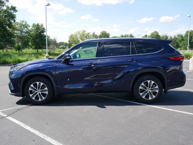 used 2022 Toyota Highlander car, priced at $38,000