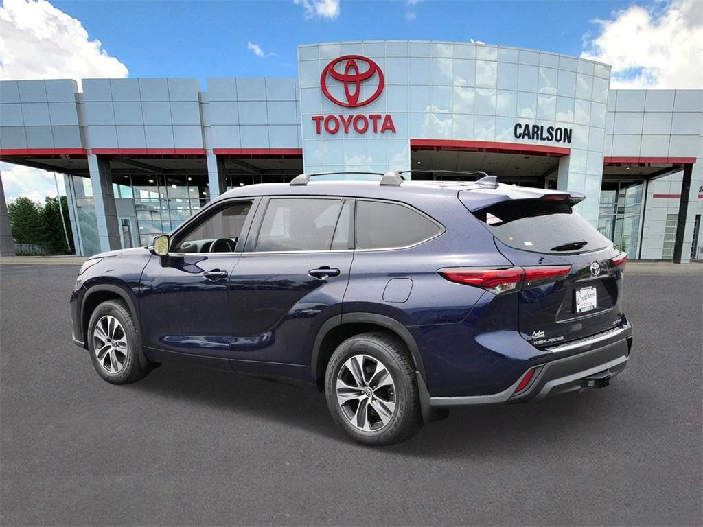 used 2022 Toyota Highlander car, priced at $40,346
