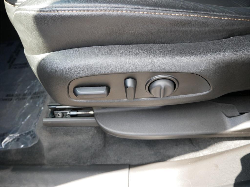 used 2021 Chevrolet Traverse car, priced at $27,599