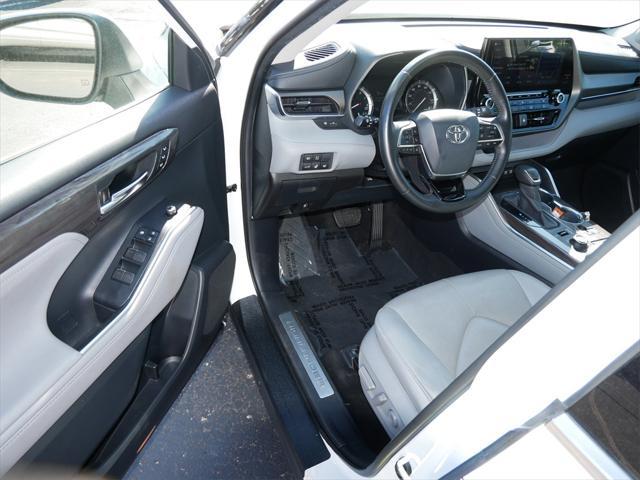 used 2020 Toyota Highlander car, priced at $35,799