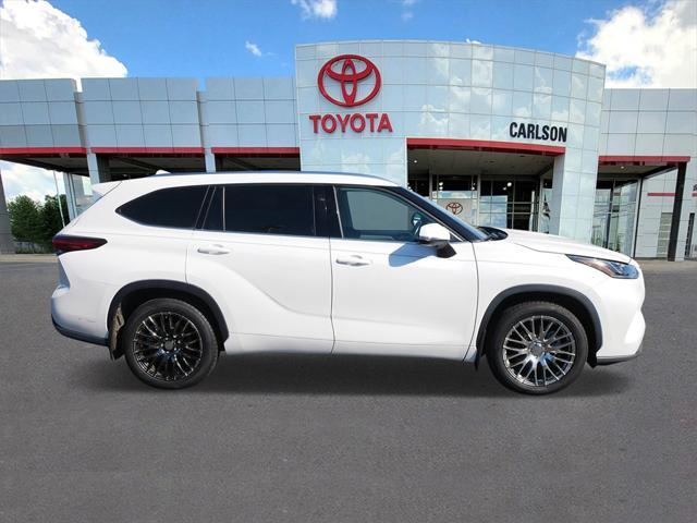 used 2020 Toyota Highlander car, priced at $35,799