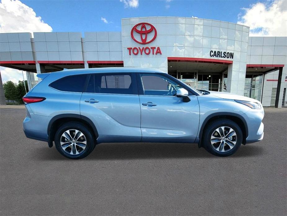 used 2023 Toyota Highlander car, priced at $40,999