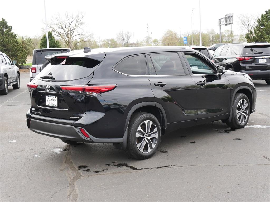 used 2022 Toyota Highlander car, priced at $37,999