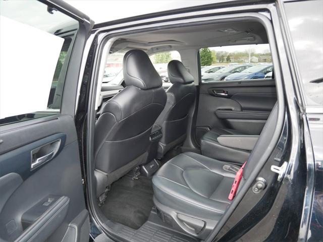 used 2022 Toyota Highlander car, priced at $37,000