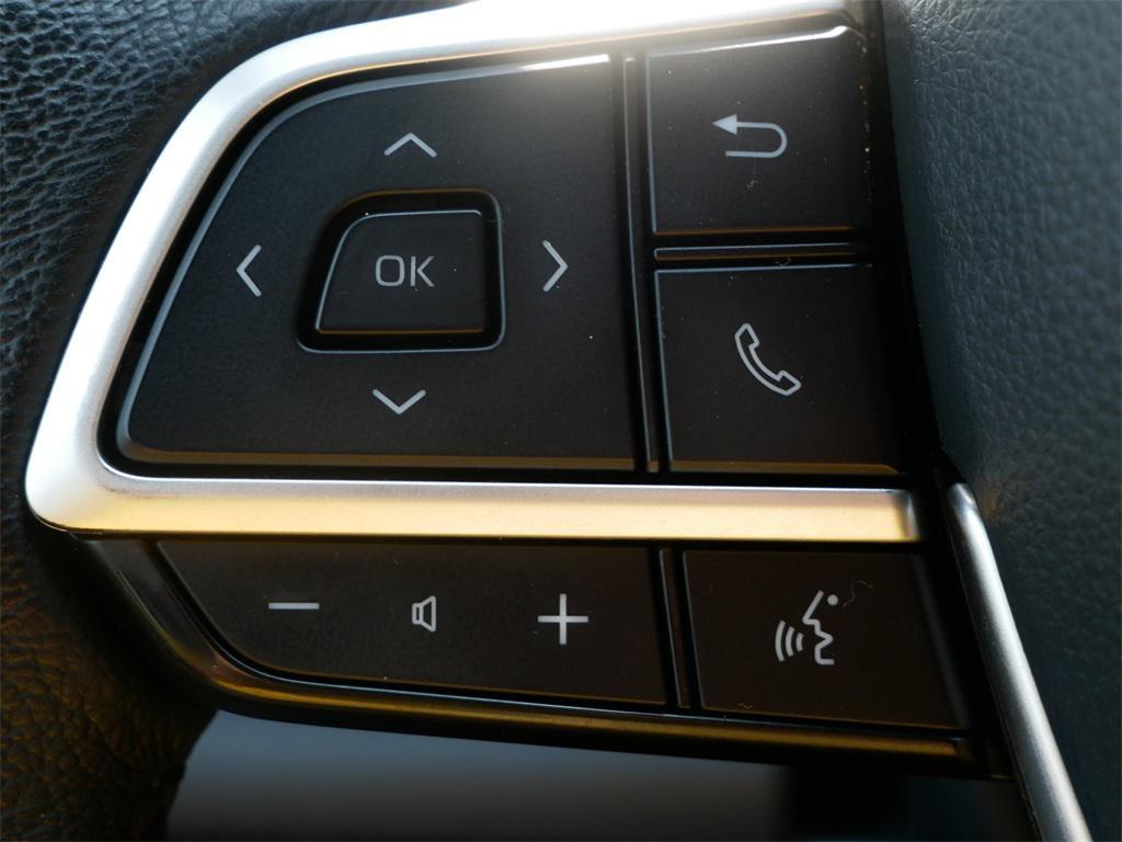 used 2023 Toyota Sienna car, priced at $37,993