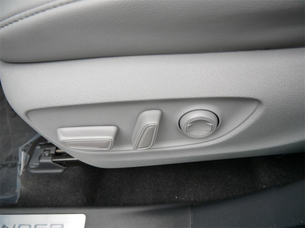 used 2023 Toyota Highlander car, priced at $39,858