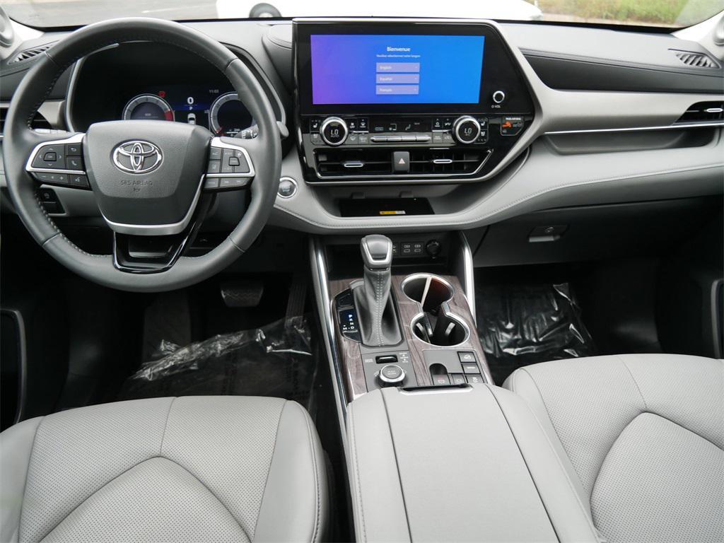 used 2023 Toyota Highlander car, priced at $39,858