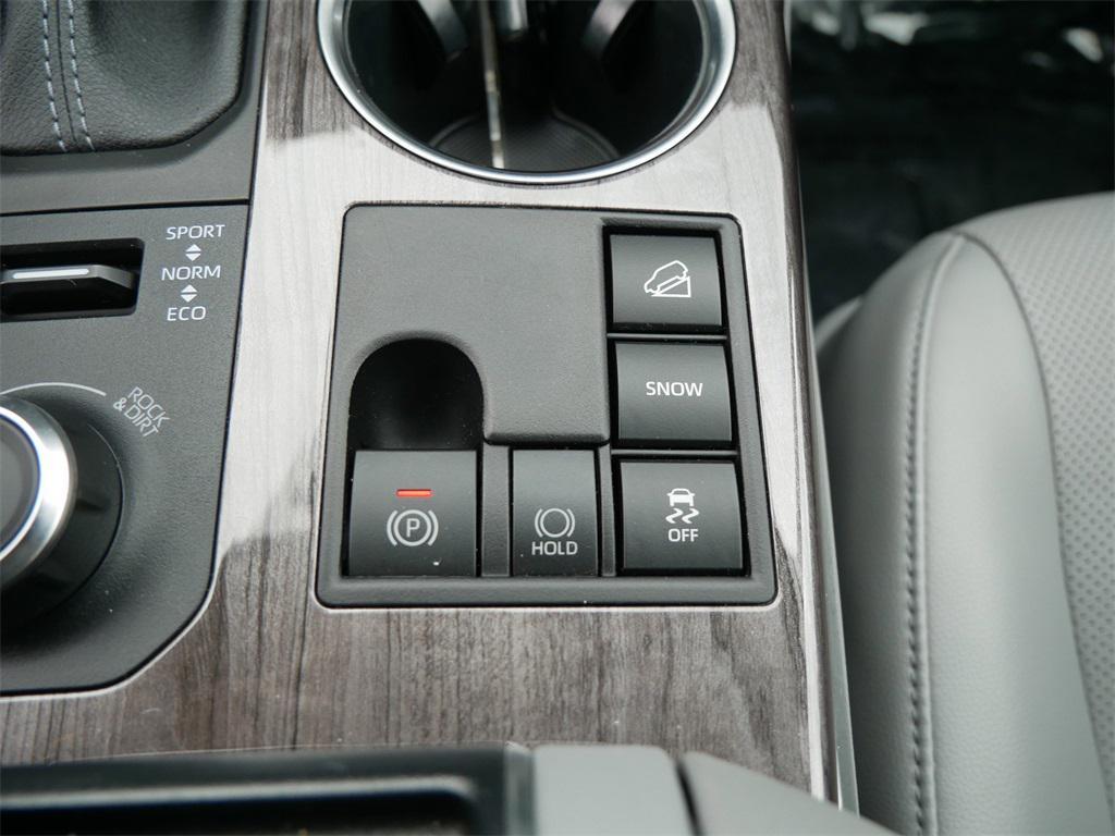 used 2023 Toyota Highlander car, priced at $39,858