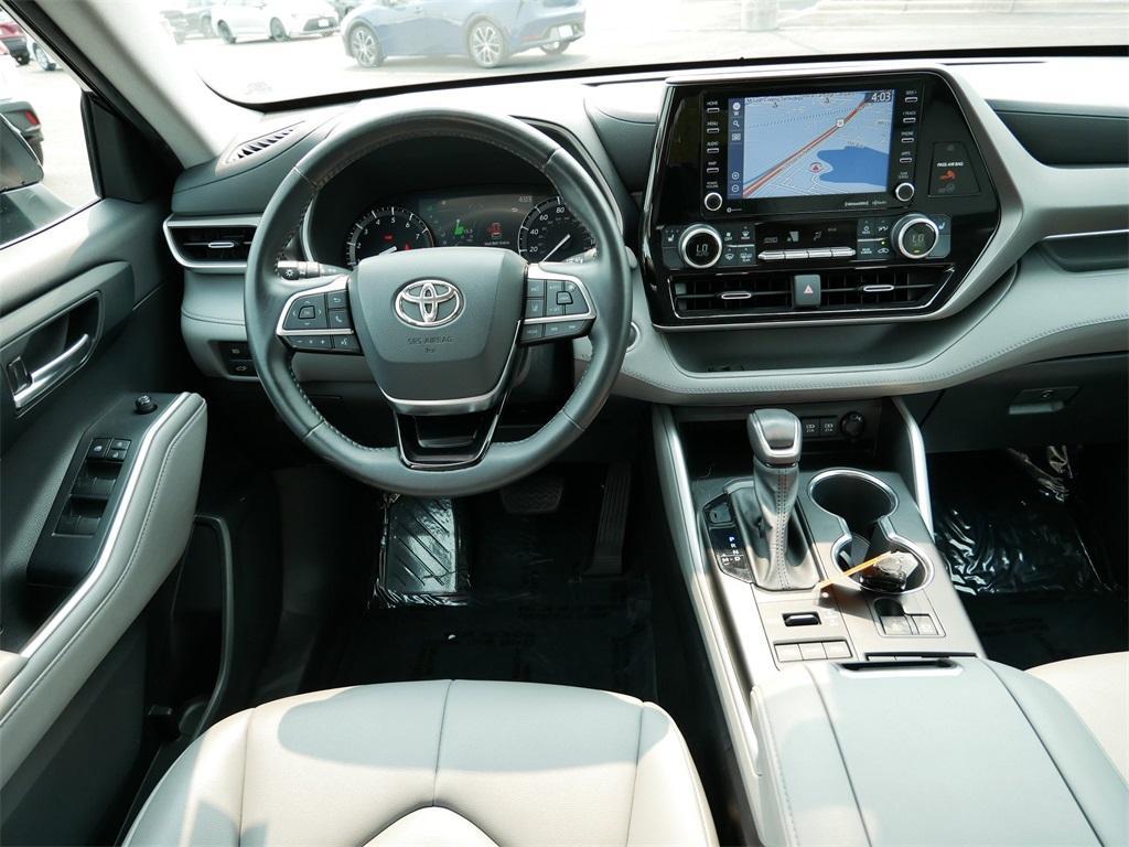 used 2021 Toyota Highlander car, priced at $37,299