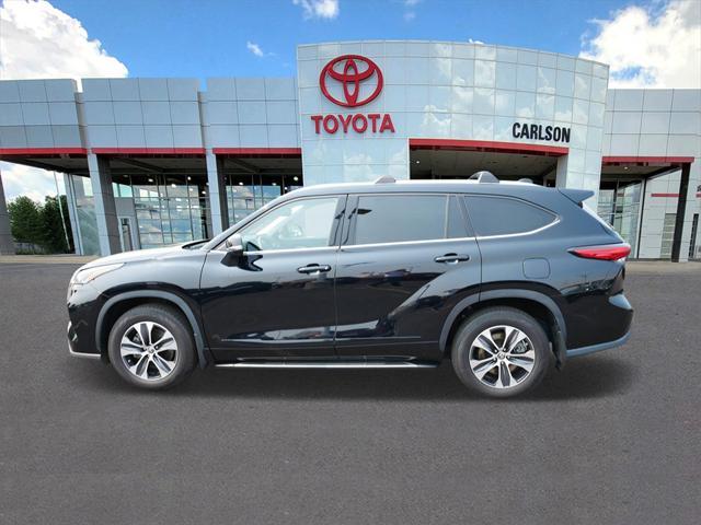 used 2021 Toyota Highlander car, priced at $37,199