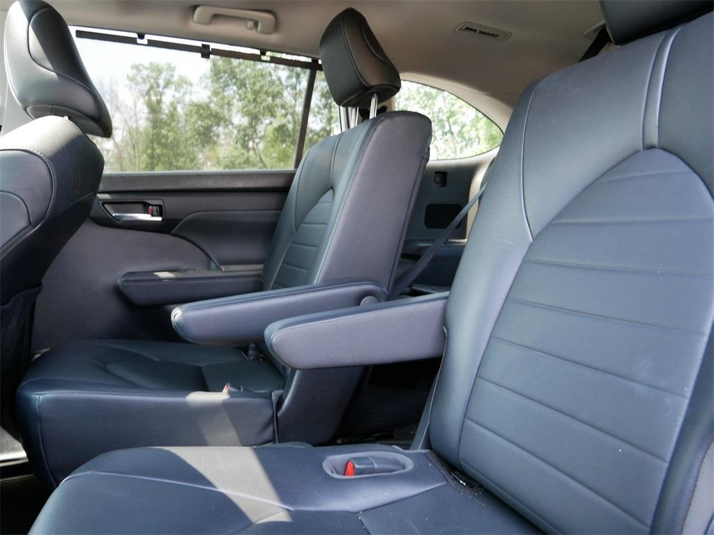 used 2021 Toyota Highlander Hybrid car, priced at $42,899