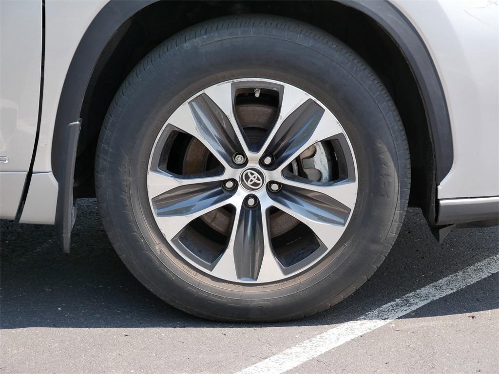 used 2021 Toyota Highlander Hybrid car, priced at $42,899