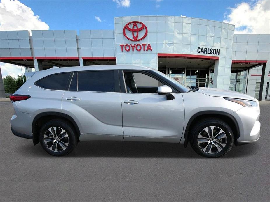 used 2023 Toyota Highlander car, priced at $40,999