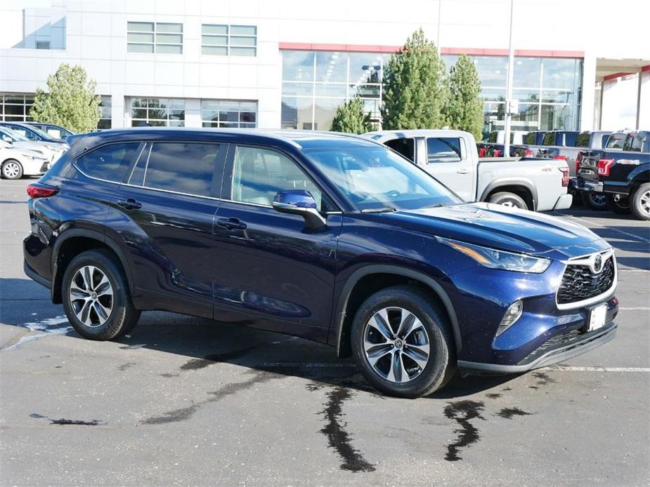 used 2023 Toyota Highlander car, priced at $40,799