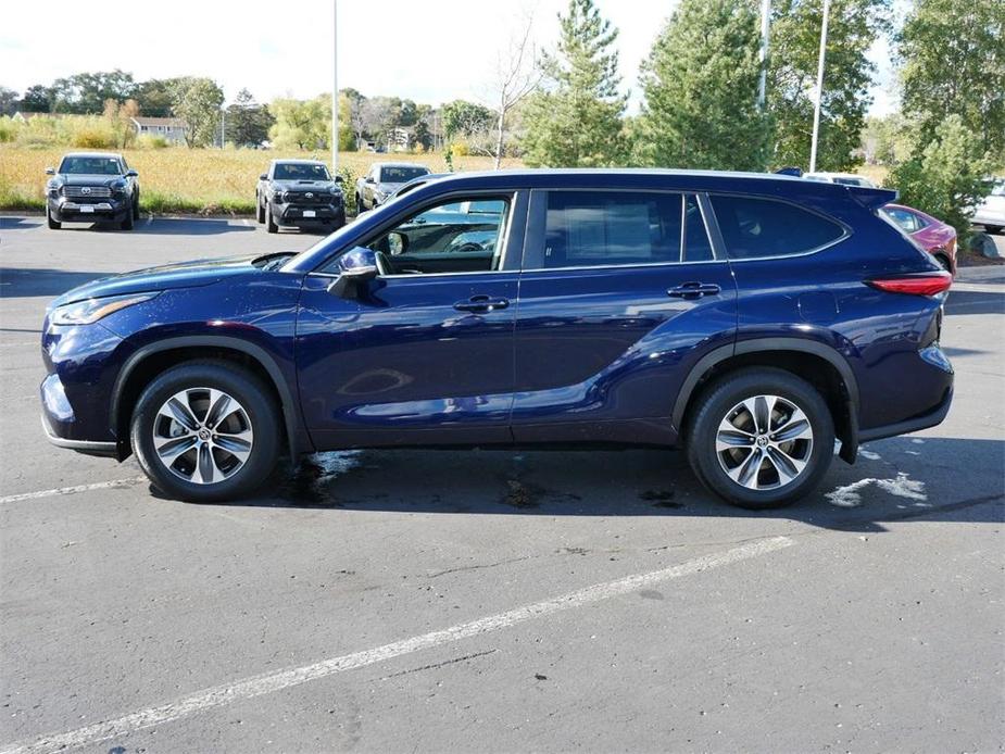 used 2023 Toyota Highlander car, priced at $40,799