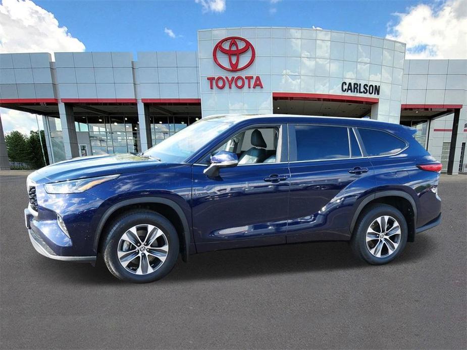 used 2023 Toyota Highlander car, priced at $40,799