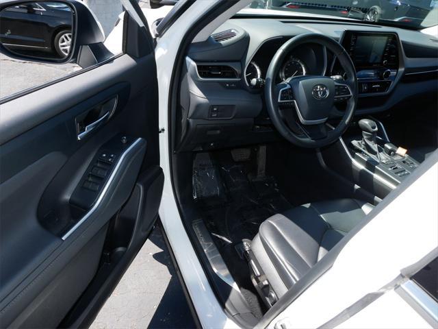used 2022 Toyota Highlander car, priced at $40,799