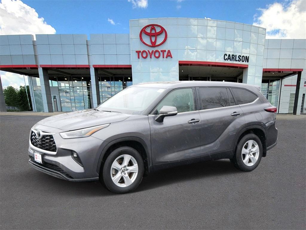 used 2024 Toyota Highlander car, priced at $40,999