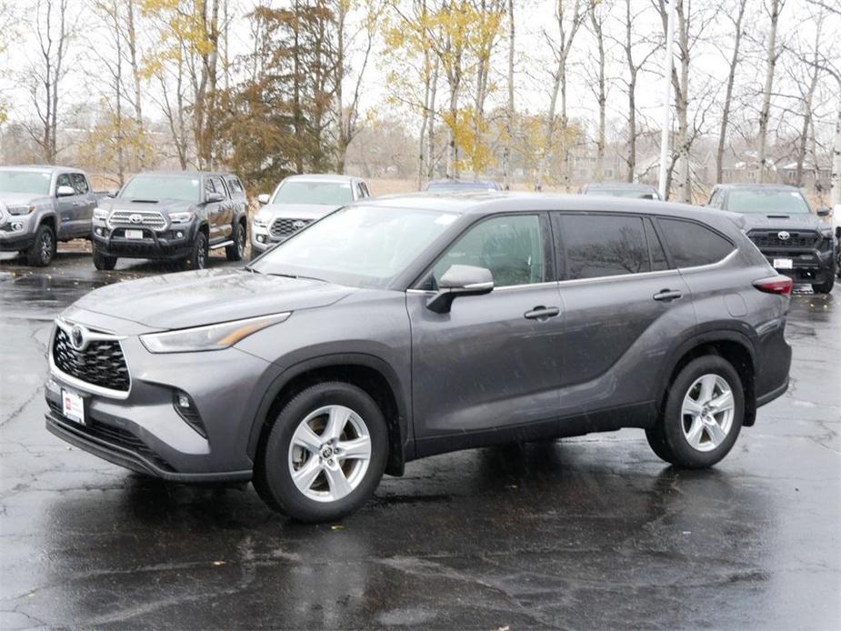 used 2024 Toyota Highlander car, priced at $41,599