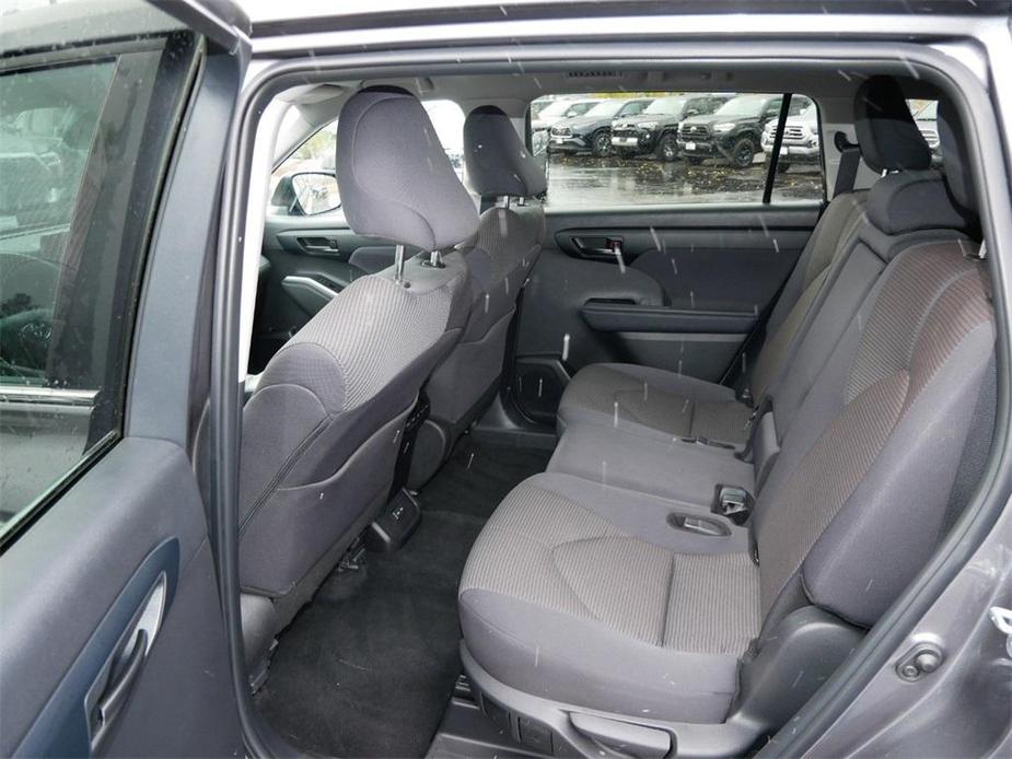 used 2024 Toyota Highlander car, priced at $41,599