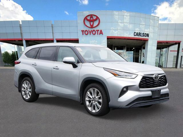 used 2022 Toyota Highlander car, priced at $43,500