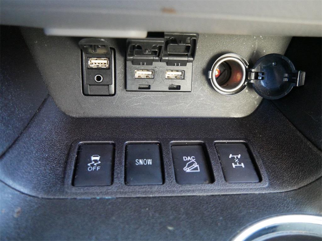 used 2019 Toyota Highlander car, priced at $27,991