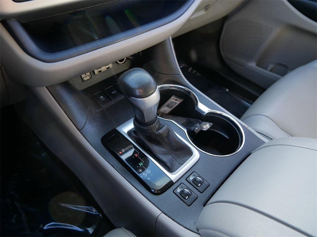 used 2019 Toyota Highlander car, priced at $27,991
