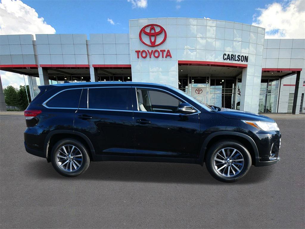 used 2019 Toyota Highlander car, priced at $27,991