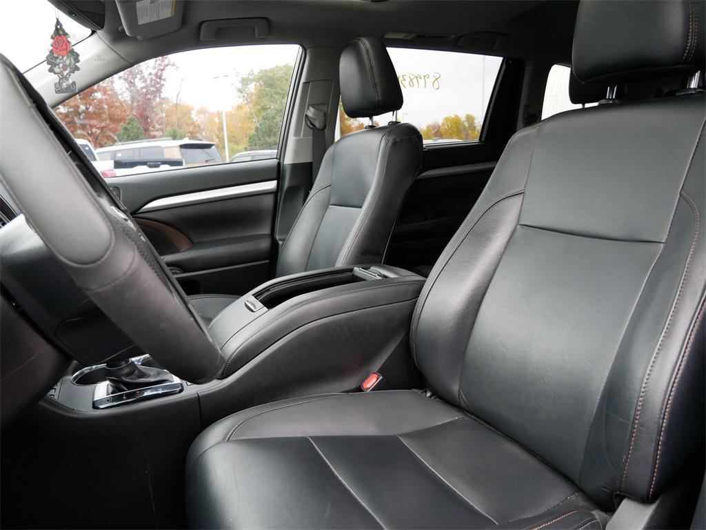 used 2019 Toyota Highlander car, priced at $28,991