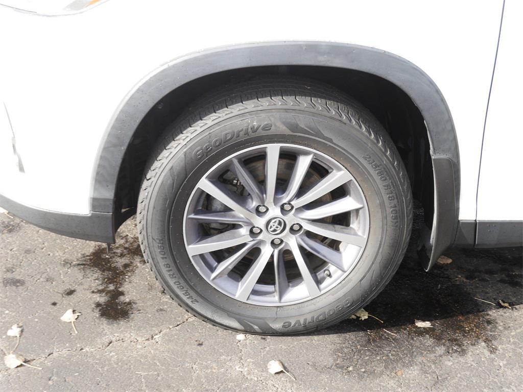 used 2019 Toyota Highlander car, priced at $28,691
