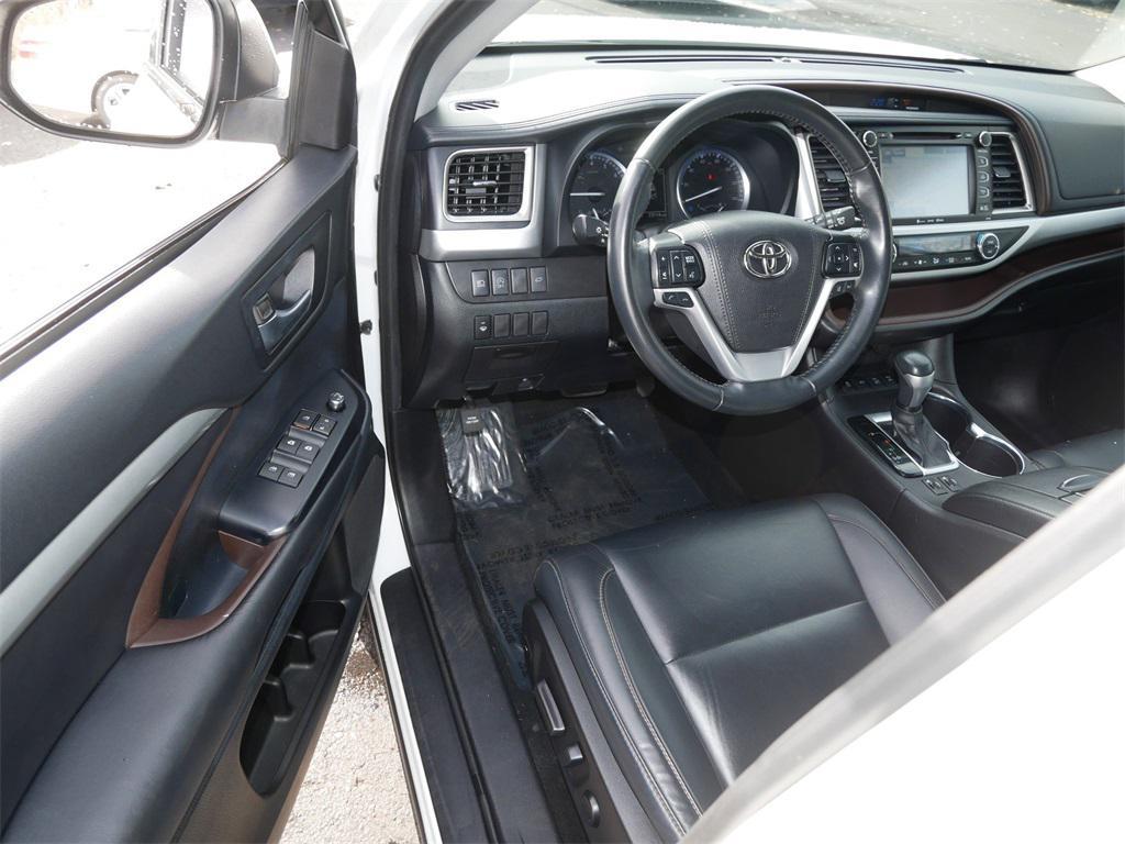 used 2019 Toyota Highlander car, priced at $28,691