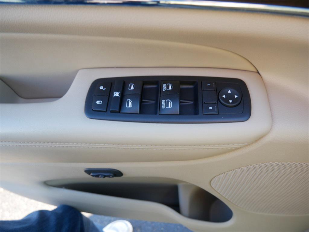 used 2017 Jeep Grand Cherokee car, priced at $17,991