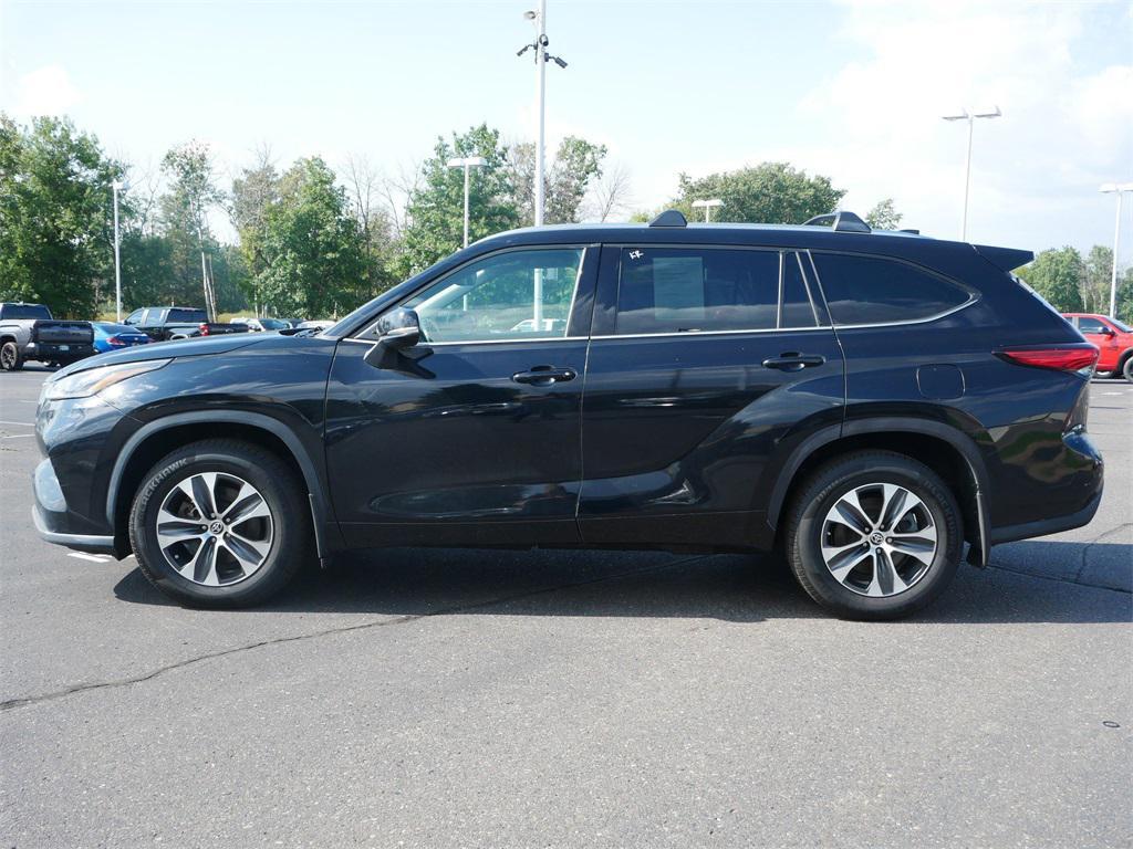 used 2021 Toyota Highlander car, priced at $31,216