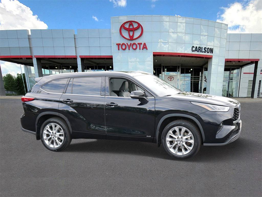 used 2022 Toyota Highlander Hybrid car, priced at $42,134
