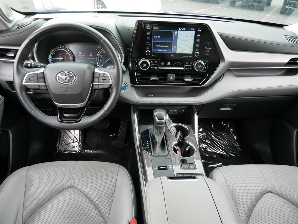 used 2022 Toyota Highlander Hybrid car, priced at $42,134