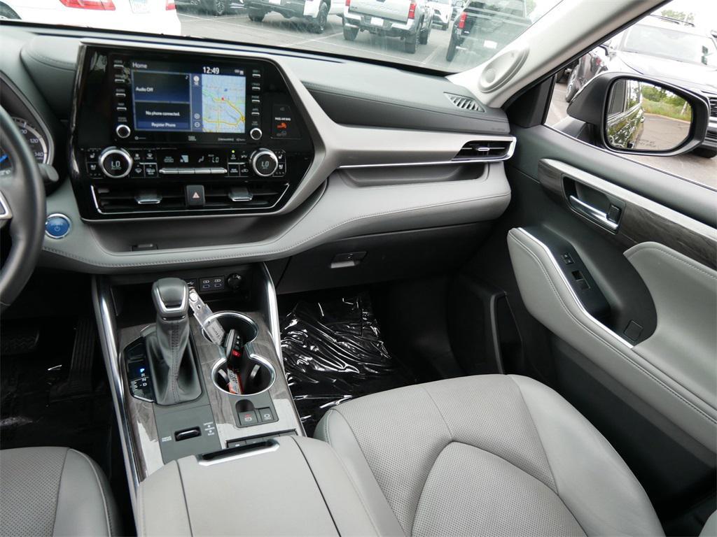 used 2022 Toyota Highlander Hybrid car, priced at $42,134