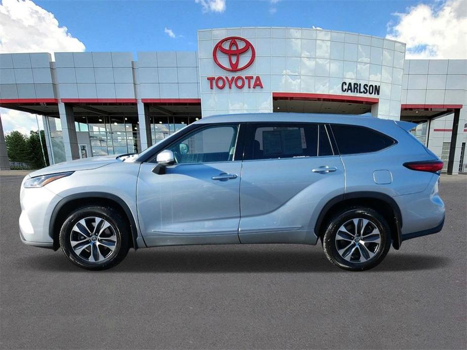 used 2021 Toyota Highlander car, priced at $34,500