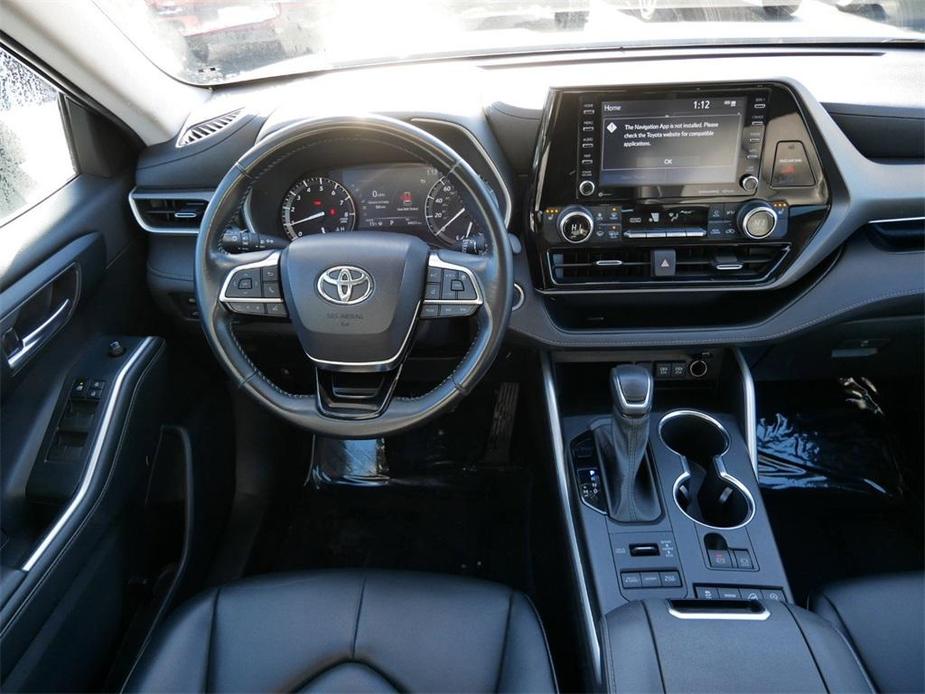 used 2021 Toyota Highlander car, priced at $34,500