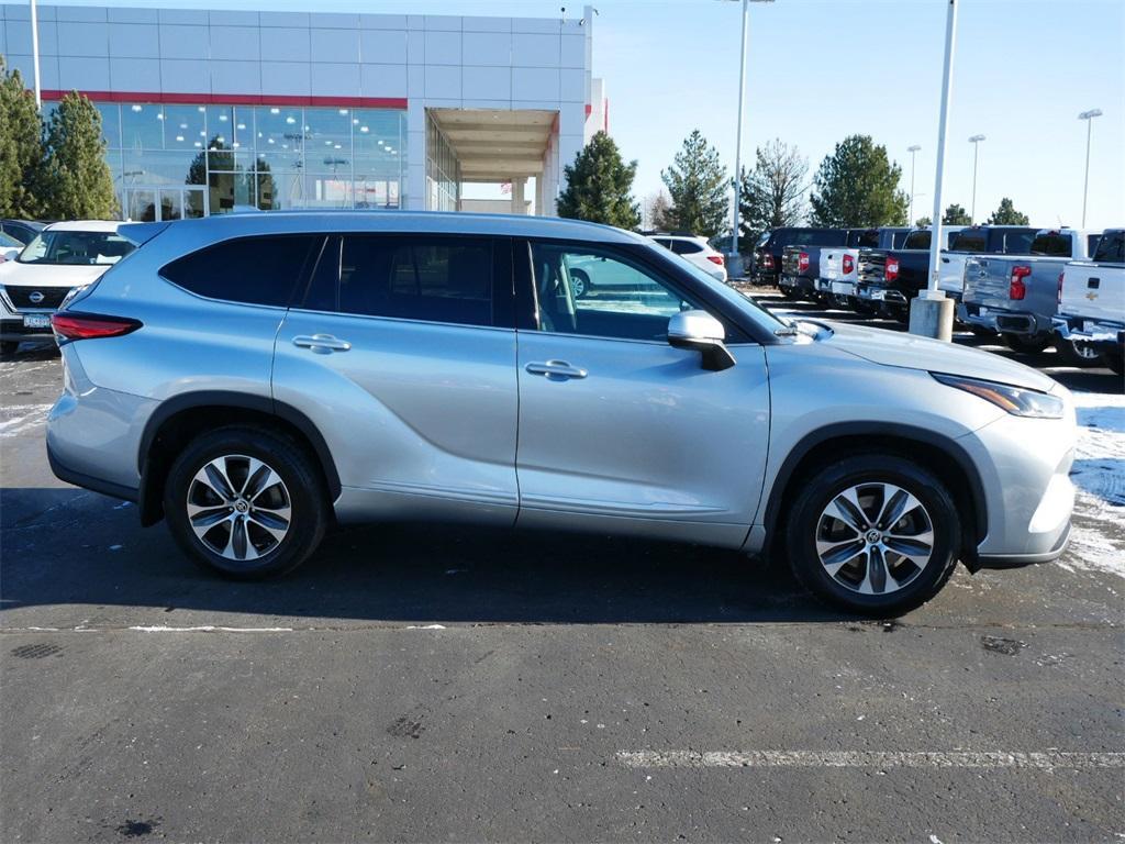 used 2021 Toyota Highlander car, priced at $34,500