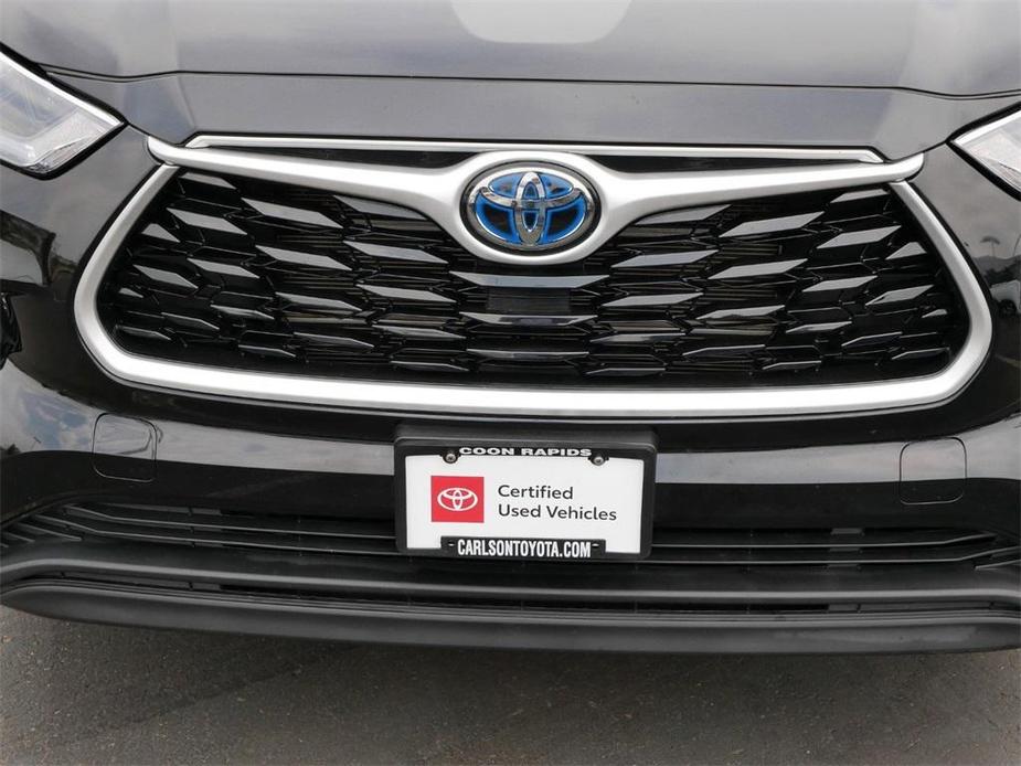 used 2021 Toyota Highlander Hybrid car, priced at $32,199