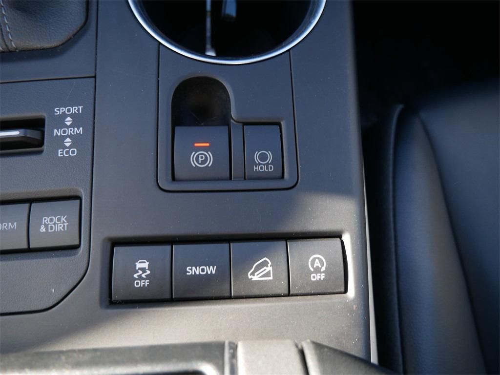 used 2022 Toyota Highlander car, priced at $35,199