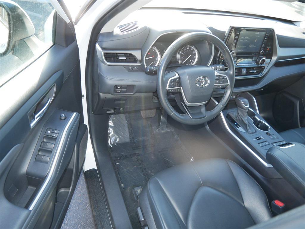 used 2022 Toyota Highlander car, priced at $35,199