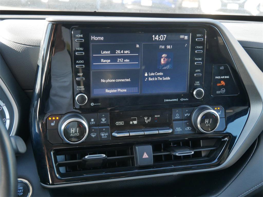 used 2022 Toyota Highlander car, priced at $35,199