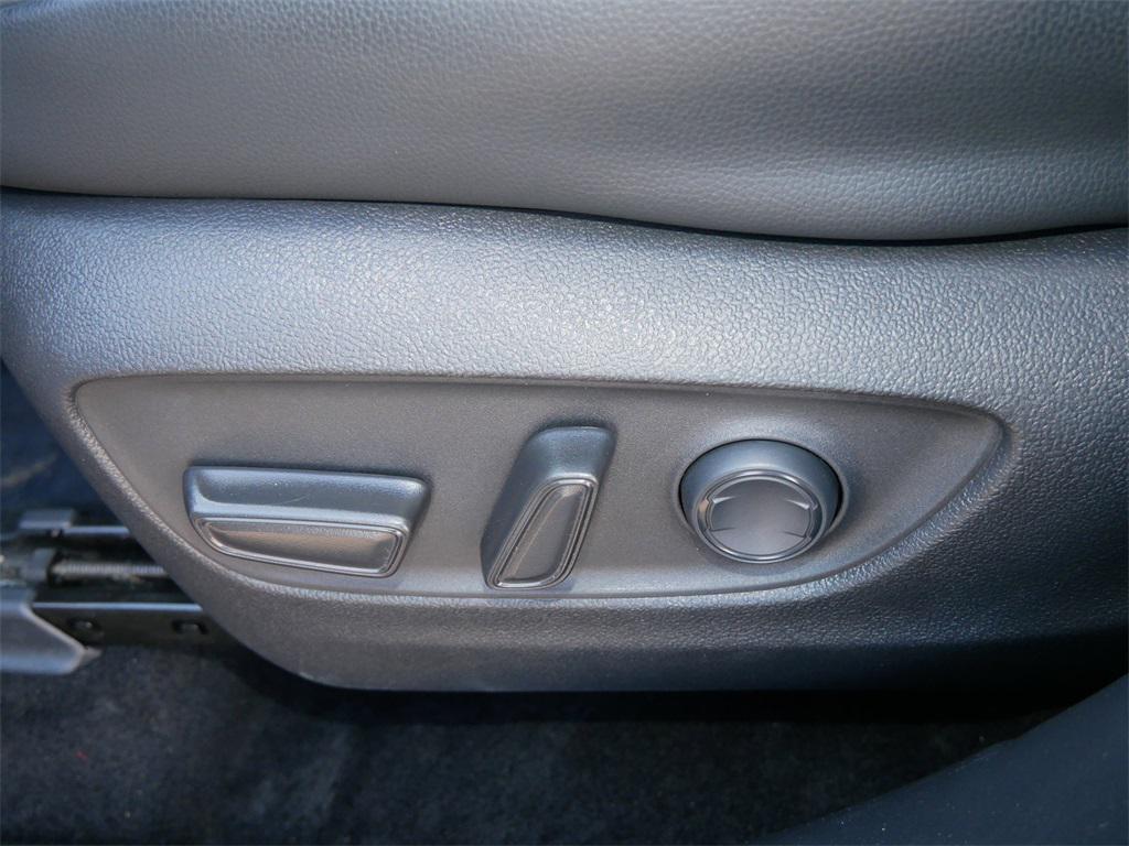 used 2022 Toyota Highlander car, priced at $35,199