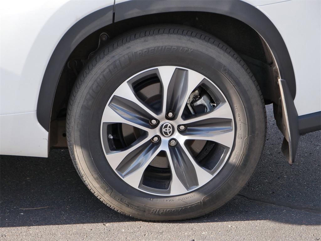 used 2022 Toyota Highlander car, priced at $35,499